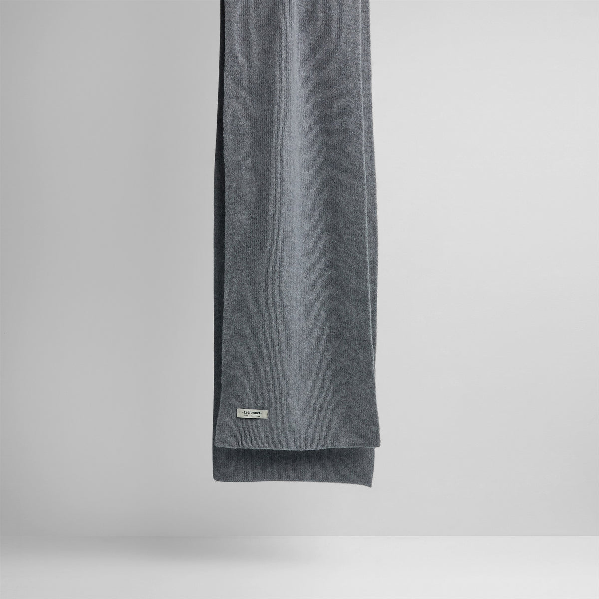 Scarf SCA-004 smoke