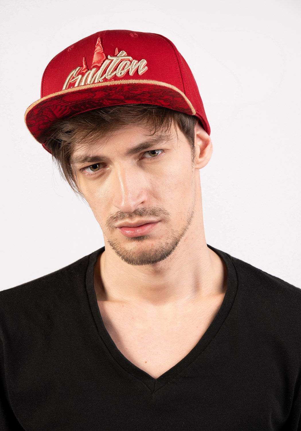 CRSCRIPT Snapback Cap burgundy
