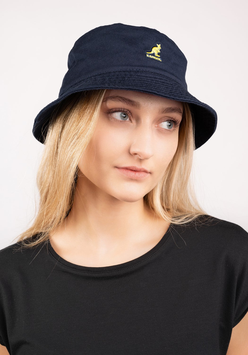 Washed bucket navy